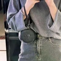 ราคา New ของแท้ ผลิตภัณฑ์ใหม่ MLB NY Presbyopic Cushion Series กระเป๋าเค้ก ทรงกลม สําหรับผู้หญิง (1731374954649651039)