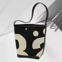 ราคา พร้อมส่ง แท้ 100% Rally The Bag/Rally Movement กระเป๋า กระเป๋าทรง Bucket Bag ทอลายโลโก้ กระเป๋า rally แท้ (1731700492802623818)