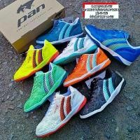 ราคา [สีใหม่ 2024] รองเท้าฟุตซอลเด็ก PAN รุ่น VIGOR X THUNDER JR. รหัส PF-14PA ขายร้อน (1731390553255675553)