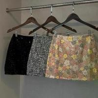 ราคา Mabel skirt กระโปรงปักเลื่อมลายดอก ขายดี (1731885218540586805)