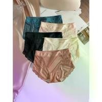 ราคา กางเกงในลูกไม้ผ้าซาตินแข็ง ชุด 5 ชิ้น เรียบหรู ใส่สบาย ระบายอากาศได้ดี ยืดได้ กางเกงในชาย กางเกงชั้นในสตรี ชุดชั้นในและชุดชั้นใน string บรา ตะขอหน้า (1731482737698703203)