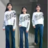 ราคา เสื้อsweater coca cola ที่ไม่หนา แบบใส่อากาศบ้านเราได้ (1729795778178615332)