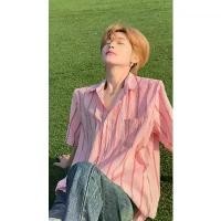 ราคา เสื้อเชิ้ตแขนสั้นลายทางสีชมพูสำหรับผู้ชาย เหมาะสำหรับชุดจัดแต่งทรงผมฤดูร้อน สไตล์อเมริกันเจ๋งๆ เสื้อเชิ้ตระดับไฮเอนด์โดปามีน shirts men ronaldinho sweater เสื้อ พิซซ่า incerun แจ (1731515526091080990)