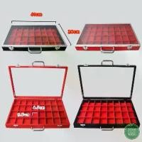 ราคา [COD] กล่องใส่พระ กล่องกำมะหยี่กล่องเก็บพระราคาถูกและดี กระจก โชว์พระได้ดี จัดเก็บตลับพระใส่กล่องพระพลาสติก เหรียญพระ มี 32 ช่อง (1732366827210900839)