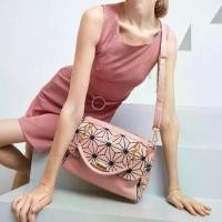 ราคา [พร้อมส่ง] Coco london กระเป๋าถือ สะพายไหล่ สะพายข้าง สายยาว 1 เส้น หนัง Safiano อะไหล่ทอง Pearly (1732319444219234065)