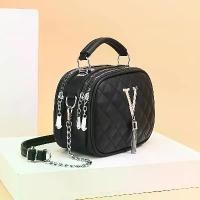 ราคา กระเป๋าสะพายไหล่ ดีไซน์ผ้าควิลท์หรูหรา สำหรับผู้หญิง แฟชั่น กระเป๋าถือ สะพายข้าง หลายชั้น พร้อมสายโซ่ กระเป๋าเก๋ๆ พร้อมจี้พู่ V (1731207028371458760)