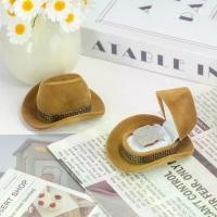 ราคา กล่องของขวัญเครื่องประดับหมวกคาวบอย, ฮอลลีเลคเจอร์, กล่องแหวนกำมะหยี่สไตล์ตะวันตก, ของขวัญเท่านั้น, ไม่ขาย ตะขอ แขวน ราว ผ้าม่าน กล่อง รวม ขนม ถุง ยางคิตตี้ ดอกไม้ ธนบัตร (1732150309374690938)