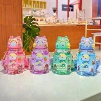 ราคา ขวดน้ำ 600 มล. สำหรับเด็ก ดีไซน์ใหม่ ถ้วยน้ำขนาดใหญ่ เหมาะสำหรับเด็กผู้หญิง ลายการ์ตูนหมีรุนแรง แบบพกพา มีหลอด (1730268628895369472)