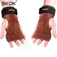 ราคา *พร้อมส่งจากไทย*ถุงมือฟิตเนส SKDK หนังกลับ สแต๊ป หนังวัว หนังแท้ รัดข้อมือ ถุงมือ เซพข้อ（1คู่) (1732398190893040973)