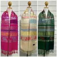 ราคา ผ้าพันคอ ผ้าคลุมไหล่ ผ้าไหมเทียมลายช้าง มีหลายสี (1732362806365489090)
