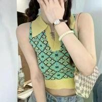 ราคา เสื้อกั๊กถักลาย Argyle แฟชั่นเกาหลีใหม่สำหรับฤดูร้อนคอปกโปโลแขนกุดอินเทรนด์สไตล์วินเทจเสื้อผ้าผู้หญิง ไหม พรม บาง แฟชั่น เสื้อ คาดิแกน (1731842513336763689)