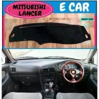 ราคา ขาย พรมปูคอนโซลหน้ารถ สีดำ มิตซูบิชิ แลนเซอร์ อีคาร์ ปี 1992-1996 Mitsubishi Lancer E-Car พรมคอนโซล พรม (1731351962061603850)