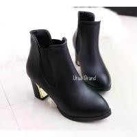 ราคา (พร้อมส่ง) รองเท้าบูท บูท บูทสั้น รองเท้าบูทแบบสั้น ส้นขอบทอง บล็อกบัสเตอร์ (1732369022651565164)