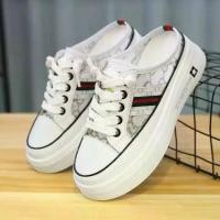 ราคา รองเท้าผ้าใบ สไตล์รองเท้าแตะ ลำลอง เปิดส้น รองเท้าแตะครึ่งตัว แพลตฟอร์ม รองเท้าผ้าใบส้นแบน รองเท้าบูท รองเท้าแตะผ้าใบ สำหรับผู้หญิง (1732226371449226807)