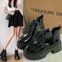 ราคา รองเท้าบูทสั้นสตรีแฟชั่น รองเท้าบูท Martin แบบผูกเชือก สีดำ ไซส์ 35-40 COD (1732360312069523212)