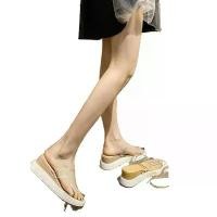 ราคา รองเท้าส้นสูง แฟชั่นฤดูร้อน เซ็กซี่ พื้นหนา สายรัดส้นเตารีด รองเท้าแตะใส ใหม่สำหรับปี 2025 (1732188170013214516)