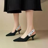 ราคา รองเท้าแตะผู้หญิง, รองเท้าส้นเข็มสายรัดข้อเท้า, ดีไซน์ใหม่ 2025, อเนกประสงค์, สไตล์เรียบหรู, ดีไซน์สวย, ซอก, ปิดนิ้วเท้า, รองเท้าส้นสูง (1731757571094252102)