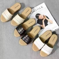 ราคา รองเท้าแตะผู้หญิง แบน รองเท้าแตะลำลอง พื้นนุ่ม รองเท้าผู้หญิง รองเท้าชายหาด (1730945861443094835)
