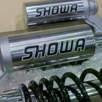 ราคา ( ราคาต่อ 1 แผ่น ) สติ๊กเกอร์showa งาน3M สท้อนแสง ขนาด2x8.5cm มีบริการเก็บปลายทาง (1732057527799088640)