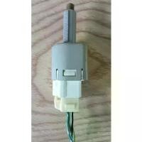 ราคา สวิทช์เบรคปุ่มไฟเบรค toyota vigo fortuner สายไฟ 4 เส้นมือสองญี่ปุ่น (1732087318716843658)