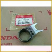 ราคา wharfishop คุณภาพรับประกันได้ ก้ามปูเกียร์ ของแท้เบิกศูนย์ Honda wave110i 2011-2020 dream110i super cub รหัสอะไหล่ 24211-KWW-741 pro fender ท่อสูตร โนวา 5 เกียร์ มอเตอร์ไซค์ Motorcycle (17304571051363