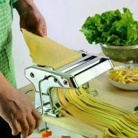 ราคา เครื่องทำบะหมี่ เครื่องรีดแป้ง เครื่องบะหมี่ ,ทำเส้นบะหมี่ แผ่นเกี๊ยว พาสต้า เครื่องทําเส้นบะหมี่ จอยสติ๊กมือ ABS มี3 เกียร์ ปรับความหนา บะหมี่ออกเร็ว ใช้งานง่าย เครื่องทำเส้นก๋วยเตี๋ยว Noodle Maker (