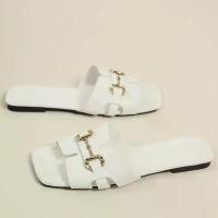 ราคา รองเท้าแตะส้นแบน สำหรับผู้หญิง คอลเลคชั่นฤดูร้อนใหม่ สไตล์การค้าต่างประเทศ หัวเข็มขัดโลหะ รองเท้าแตะหัวเหลี่ยม สไตล์ยุโรปและอเมริกา รองเท้าแตะผู้หญิงไซส์ใหญ่ มีขายส่ง ทรงเอ หู (1732187342485816983)