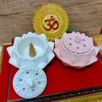 ราคา โถเชิงกำยานใหญ่ ดอกบัว ขาว ชมพู เชิงเทียน จุดกำยาน เทียน มีรูควัน ออกได้ (1731511645163718719)