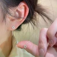 ราคา ต่างหูเกลียวดอกไม้สีเงิน ขนาดเล็ก ดีไซน์ประณีต จิว เกาหลี အ မ ွ ေ တ ိ ု င ် း အ မ ျ ိ ု း မ ျ ိ ု း บีเกิ้ล น่ารัก ๆ พวงกุญแจ พวง องุ่น ศิลปิน အ မ ွ (1731830871383377724)