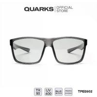 ราคา QUARKS TPEE602 แว่นตากันแดดเลนส์เปลี่ยนสีออโต้ เฟรมเทาใส ปรับสีอัตโนมัติ เลนส์ Polarized (1732100215117219642)