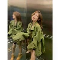 ราคา เสื้อโค้ทยีนส์สไตล์จีน สำหรับผู้หญิง สีเขียวทหาร ทรงหลวมและกระชับสัดส่วน ย้อนยุคและอเนกประสงค์ เสื้อแจ็คเก็ต ฤดูใบไม้ผลิและฤดูใบไม้ร่วง 2025 มาใหม่ เสื้อ baby tee สียีนส์ สติช คอ (1732034545632577373)