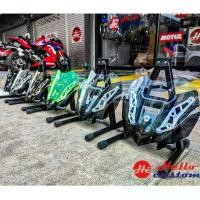 ราคา ชิวหน้าซิ่ง พร้อมขา CNC Xmax300 2023 ชิวหน้าแต่ง พร้อมขา อลูมิเนียม CNC Xmax 300 2023-2025 เบาะ บอยบุรีรัมย์ honda click 160 accessories รับ แต่ง รถ จัด ทรงเบิร์ด อะไหล่ (1732235384222877009)