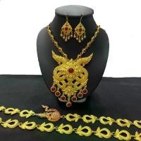 ราคา Accessories ชุดเซ็ทพญานาค สร้อย สังวาลย์ เครื่องประดับชุดไทย สีทอง ราคาพิเศษถูกสุดๆ พร้อมส่งในไทย ที่นิยมมากที่สุด (1732296750161298619)