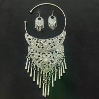 ราคา [COD] [Tiktok]Accessories เครื่องประดับแบบล้านนาสวยๆ ชุดไทยพร้อมต่างหู สีรมดำ เงิน ทอง (1732190211303245402)