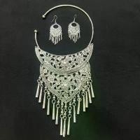 ราคา MKSLQE Accessories เครื่องประดับแบบล้านนาสวยๆ ชุดไทยพร้อมต่างหู สีรมดำ เงิน ทอง COD (1732201638245598950)