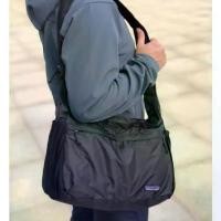 ราคา Patagonia สะพายข้าง พร้อมส่ง patagonia lightweight travel courier กระเป๋าสะพายข้าง (1732324242130634469)
