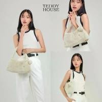 ราคา Teddy House: Fluffy Shoulder Bag กระเป๋าสะพายไหล่ ขนนุ่มนิ่ม กระเป๋าขนนุ่มสะพายข้าง พร้อมพวงกุญแจ สินค้ามาใหม่ประจำเดือนนี้ (1732267307655661322)