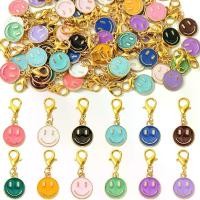 ราคา เสน่ห์เคลือบใบหน้า คละสี 60 ชิ้น พร้อมเข็มกลัดกุ้งก้ามกรามโลหะผสม พวงกุญแจ 27 มม. สดใส DIY อุปกรณ์ทำเครื่องประดับ เหมาะสำหรับกระเป๋าเป้สะพายหลัง เคสโทรศัพท์ กระจกรถยนต์ ของขวัญทนทาน ตกแต่ง (1732431358
