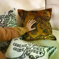 ราคา สินค้าใหม่ ปลอกหมอนอิง และปลอกหมอนหนุน ลายเสือโทเท็ม ผ้ากำมะหยี่ สีทองน้ำตาล+ครีม+ดำ ขนาด 45x45 ซม. และ 30x50 ซม. • ผิวนุ่มมีเท็กซ์เจอร์ สไตล์วินเทจ มินิมอล ดูแปลกใหม่ • หมอนอิ (1732093833864709574)