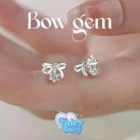 ราคา Fairybaby ต่างหู Bow Gem ต่างหู น่ารัก รูปโบว์สีเงิน ห้อยตุ้งติ้งเพชร เล่นเเสง สะดุดตา COD (1731941226409133125)