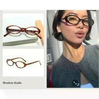 ราคา พร้อมส่ง แว่นตาทรงวงรีลายกระแฟชั่น Oval Glasses เทรนด์ Office Siren 2024 (1732308645400905048)
