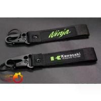ราคา [จัดส่งทันที] ราคาต่อ 1 เส้น ในภาพคือหน้าหลัง พวงกุญแจผ้า คาวาซากิ นินจา Keychain Kawasaki Ninja keychain kain jahitan logo patch z800 z650 z250 z100 zx-25r (1732125634020476847)