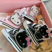 ราคา จี้พวงกุญแจรองเท้าผ้าใบ, ภาพการ์ตูนแมว KT, จี้พวงกุญแจ, จี้รองเท้า, จี้กระเป๋า พวง กุญแจ คู่ keychain อัดลม (1731846519486449137)