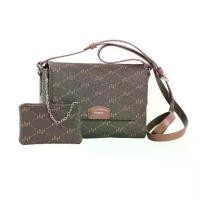 ราคา HOW กระเป๋าสะพายข้าง Cross body รุ่น HHH0412 - สีน้ำตาล (1731560113126409405)