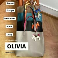 ราคา OLIVIA-PU PREMIUM TOGO ขนาด 42x10x36 cm กระเป๋าหนังพรีเมี่ยม เนื้อนุ่ม สัมผัสดีมาก ใช้งานได้สองด้าน สลับสีใช้คุ้มสุด มาพร้อมกระเป๋าหนังใบเล็กเเละสายสะพายยาว cross body แถมม้าห้อย (1730316704289949880)