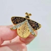 ราคา Hard Enamel Pin / Brooch / Badge พิน เข็มกลัดโลหะ เข็มกลัดโลหะแบบหมุด ลาย แมลง ปีกสวยจึ้ง คลังสินค้า (1731835115335550179)