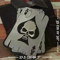 ราคา ไพ่กะโหลก Spade ตัวรีดติดเสื้อ อาร์มรีด อาร์มปัก ตกแต่งเสื้อผ้า หมวก กระเป๋า แจ๊คเก็ตยีนส์ Embroidered Iron on Patch ... ขายร้อน (1732364494498596161)