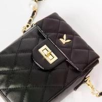 ราคา PLAYBOY รุ่น Women's Bag (C) กระเป๋าสะพายข้างผู้หญิง รหัส ST-BS224PB066R1-BK กระเป๋าใส่มือถือเย็บนวมฝาลูกบิด สีดำ (1729433853352380559)