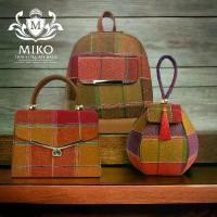 ราคา Miko 's bags กระเป๋าลายผ้าโสร่ง ผ้าพื้นเมืองที่ทรงคุณค่า ผ้าทอสีสวยเป็นเอกลักษณ์ คอลเลคชั่น ผ้าโสร่ง (1729858721503742486)