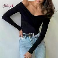 ราคา เสื้อยืดสั้นผู้หญิงสีทึบด้านหน้าไขว้คอวีแขนยาวเปิดไหล่เสื้อฤดูใบไม้ผลิ FallFit Tops Streetwear (1731165516546345885)